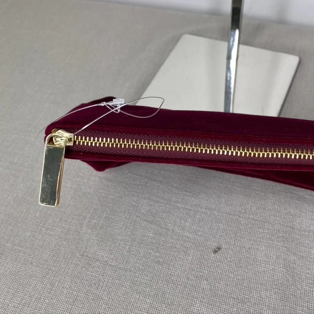 Dolce & Gabbana velvet cosmetic bag‎